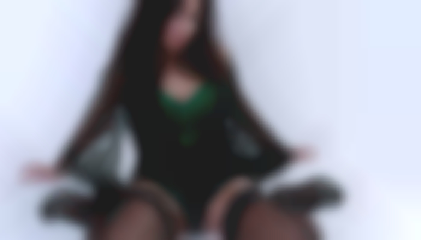 Comment les interactions en direct influencent-elles les performances des modèles en ligne ?